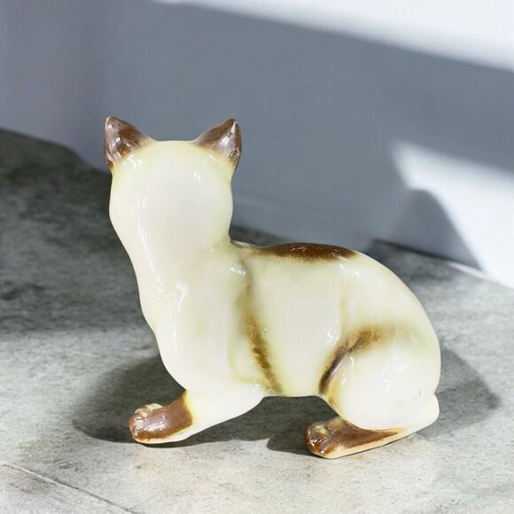 Vintage 1980s Porcelain Siamese Cat Figurine Hand Painted Japan Ceramic Figure - Picture 2 of 16